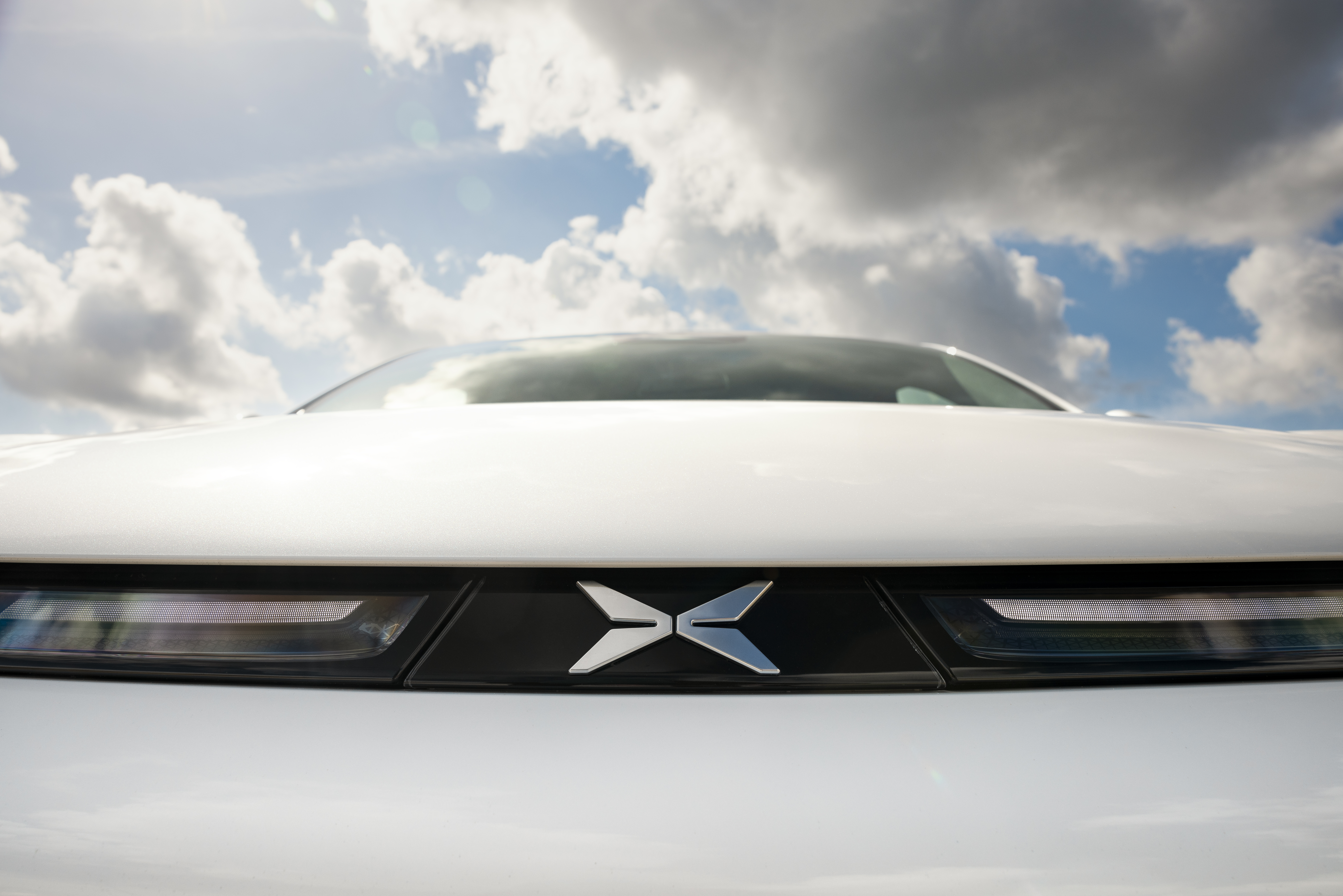 XPENG G6 white (3).jpg